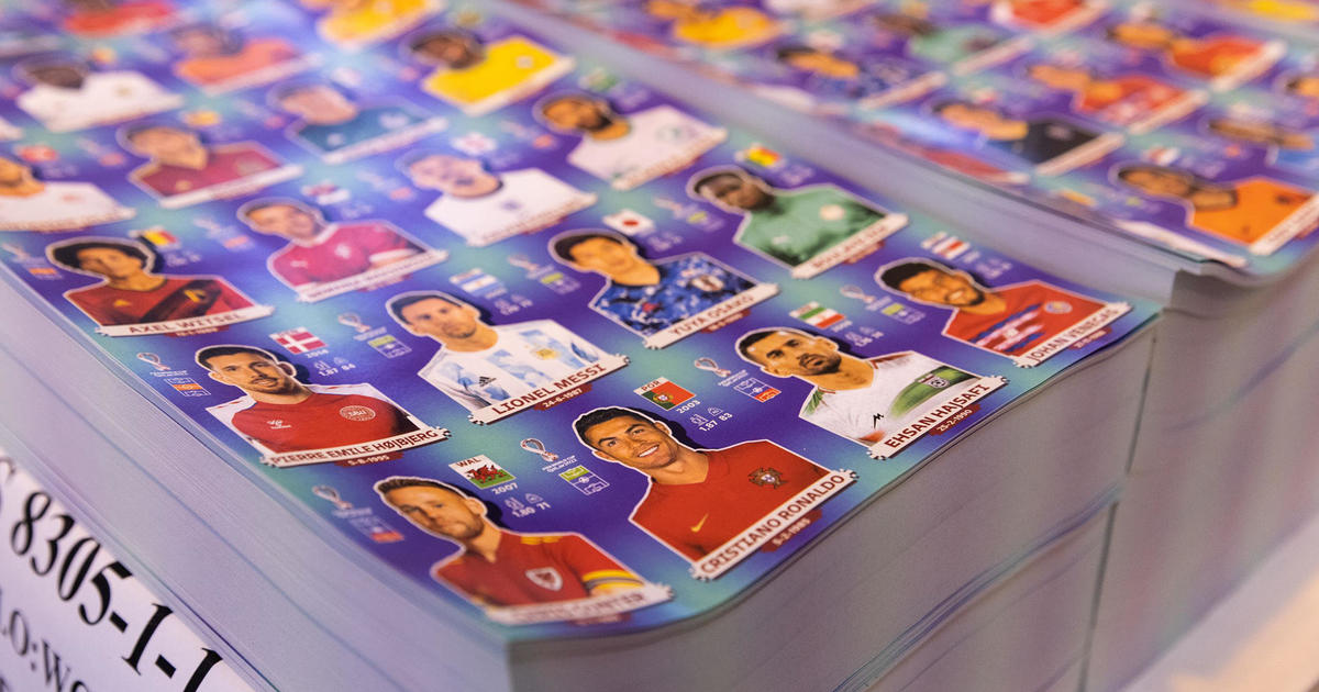 2023 PANINI NFL STICKERS WITH 1 ALBUM 20 PACKS WITH 5 STICKERS PER