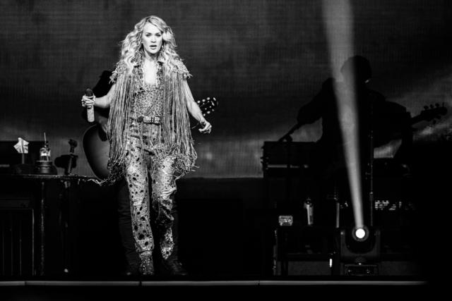 Photos: Carrie Underwood plays country hits at Chase Center