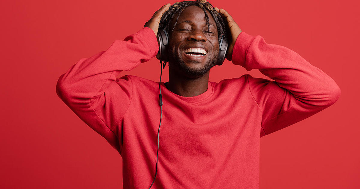 Best holiday deals on headphones: Apple AirPods Pro 2, Samsung Galaxy Buds Live, Bose QuietComfort, gaming headphones and more