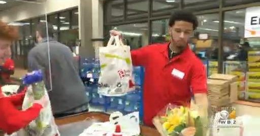 Easton Roche Bros. employee heading to national grocery store bagging