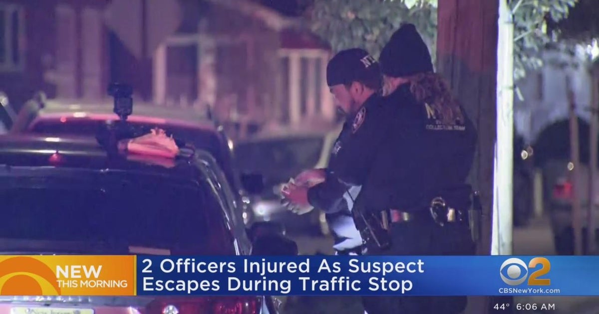 NYPD officer hurt during traffic stop - CBS New York