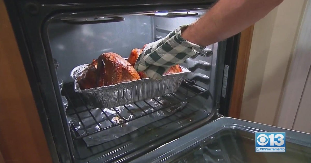Turkey trouble rises as stores limit number of birds you can bring home for Thanksgiving
