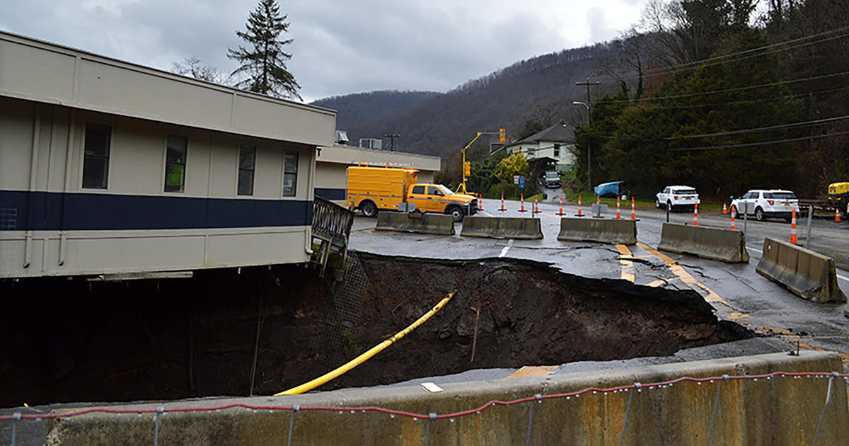 Massive sinkhole threatens to swallow West Virginia police department