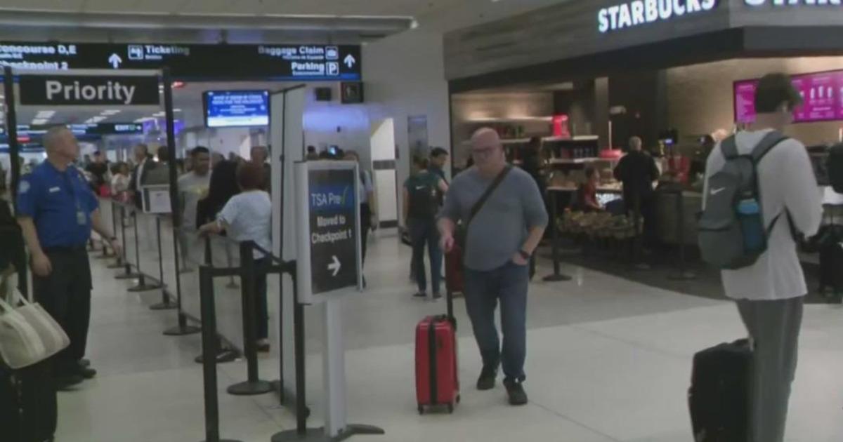 Vacation vacation: Airports, roadways are packed with folk attempting to get residence right after Thanksgiving