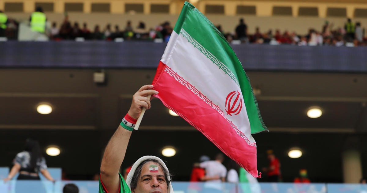 US Soccer briefly scrubbed insignia from Iranian flag in World Cup post