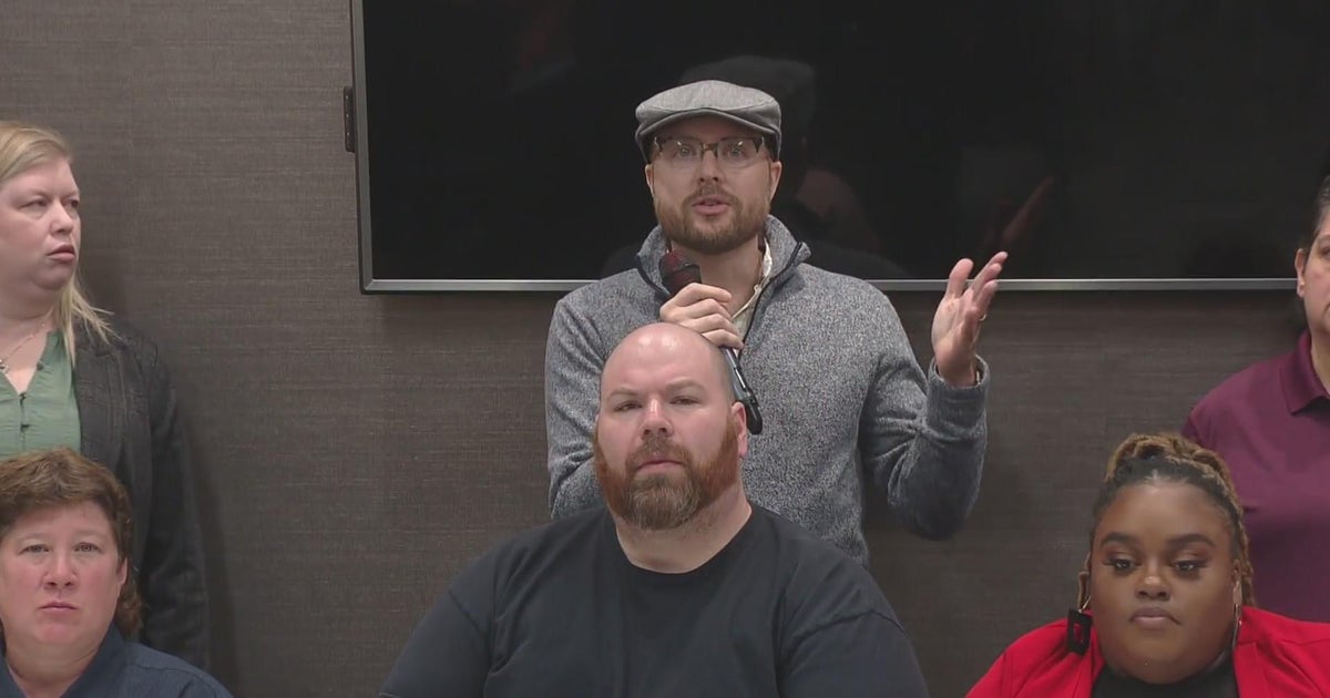 Mass shooting survivors meet in Colorado Springs to discuss financial