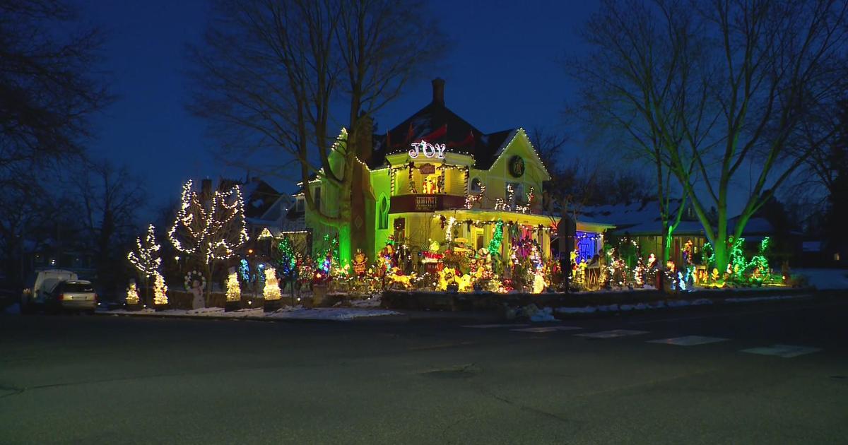 Stillwater holiday house goes above and beyond CBS Minnesota