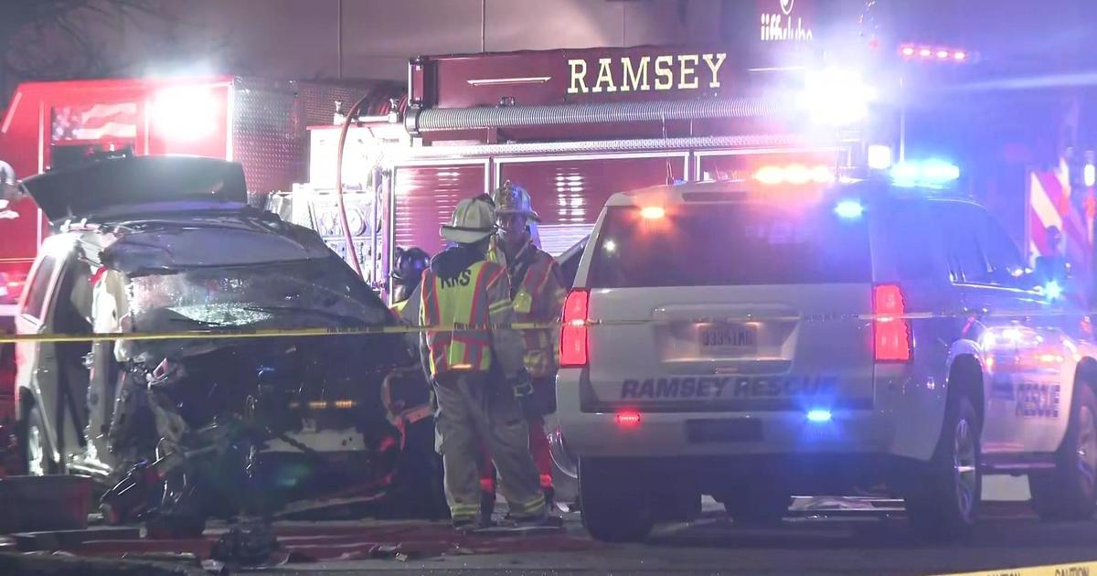 2 Killed In Crash On Route 17 In Ramsey CBS New York   Route 17 Crash 6p Vo Wcbs5kte Hi Res Still 