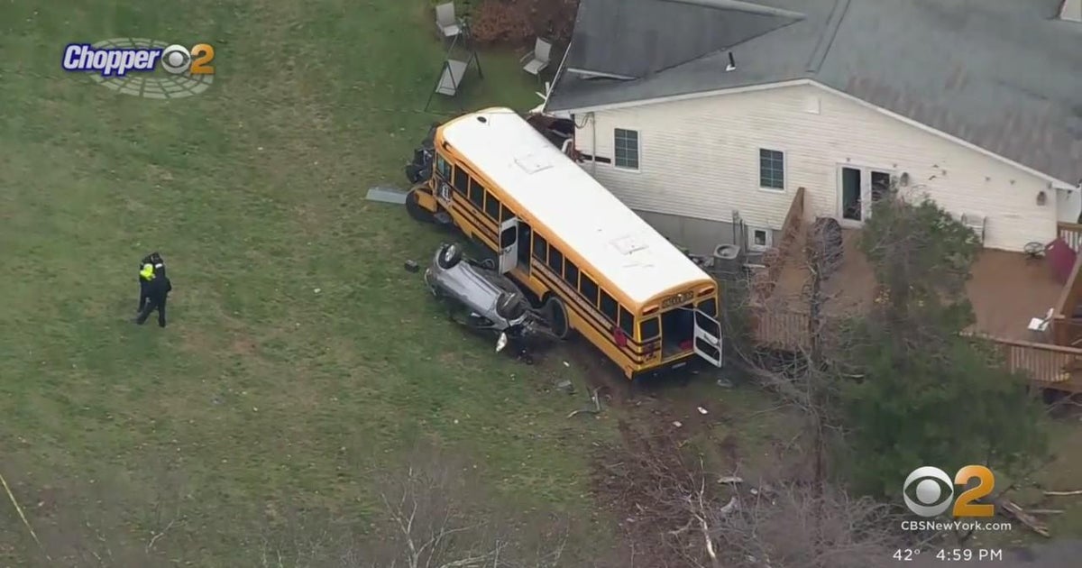 7 kids, driver injured after school bus crashes into Rockland Co. home ...