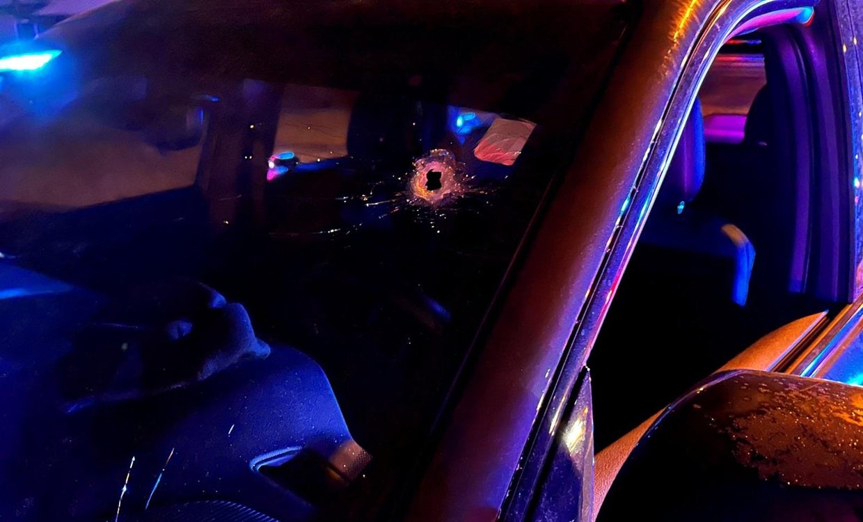 Stolen car suspects on the run after shootout with Aurora police ...