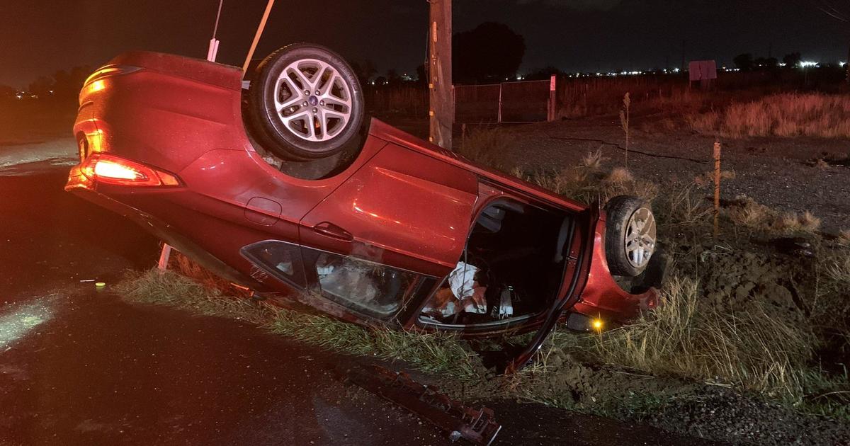 Crash in South Sacramento involving two vehicles and rollover injures two drivers