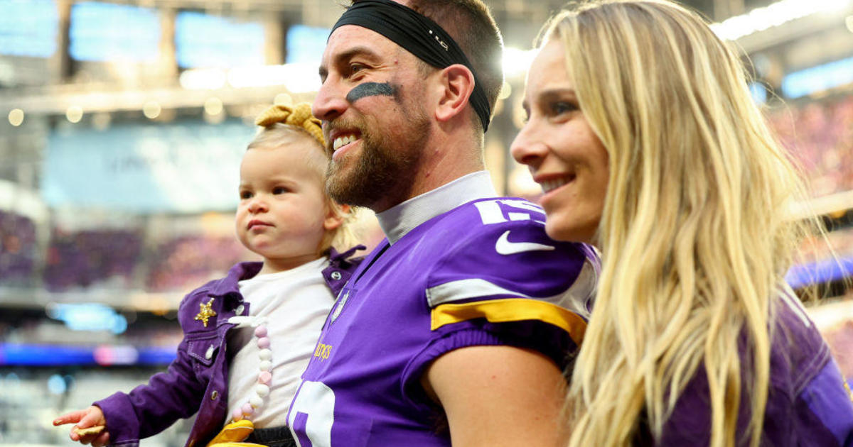 Former Vikings teammates show love to Adam Thielen in reunion