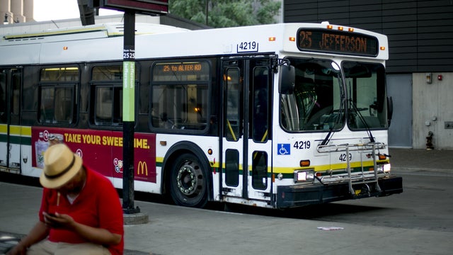 Detroit Drivers Get Left in Traffic as Carmakers Dream Up the Future 