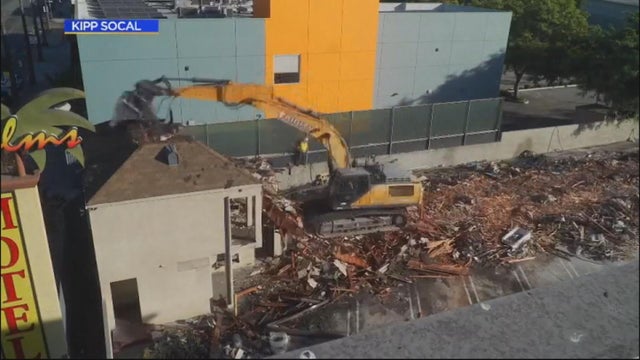 palms-motel-south-la-demolition.jpg 
