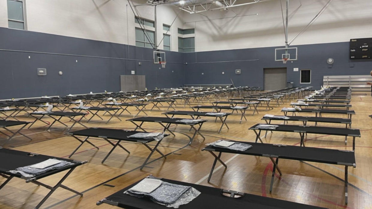 City of Denver asking for help as migrants keep coming - CBS Colorado