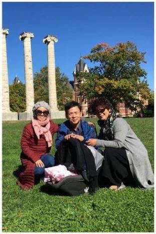 Mengqi and her parents 