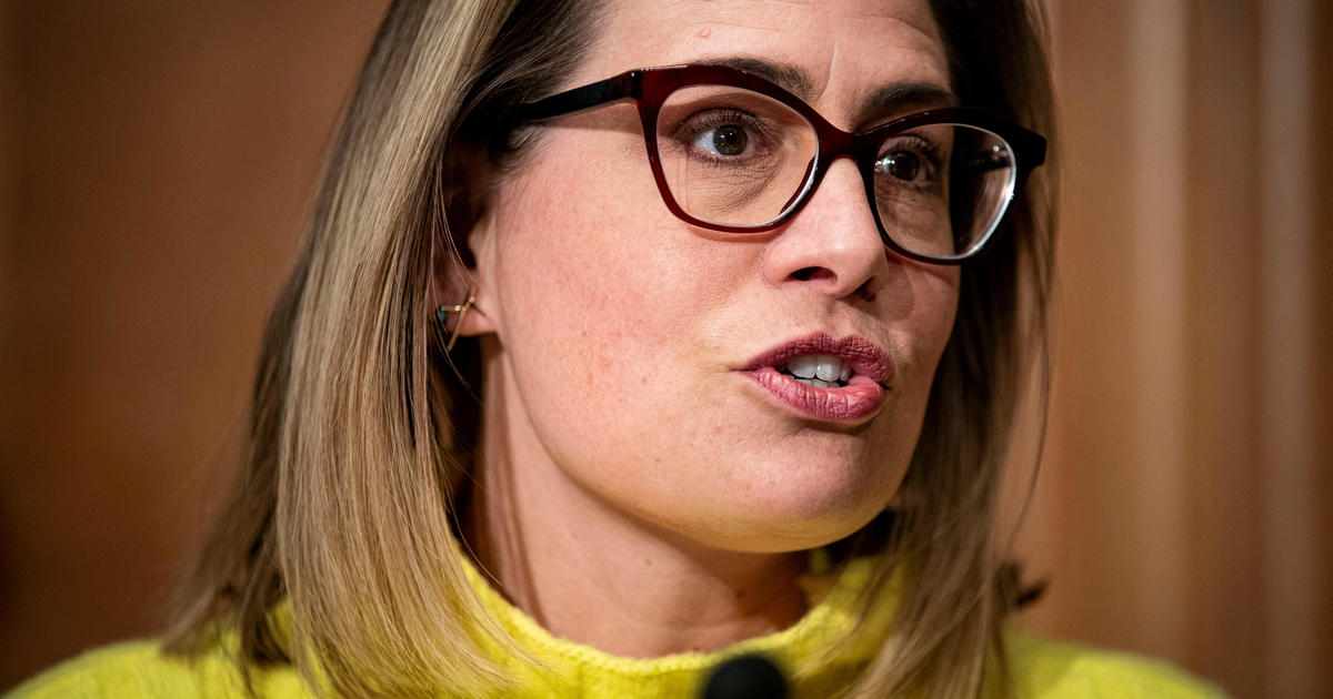 Sinema leaves the Democratic Party and declares independence