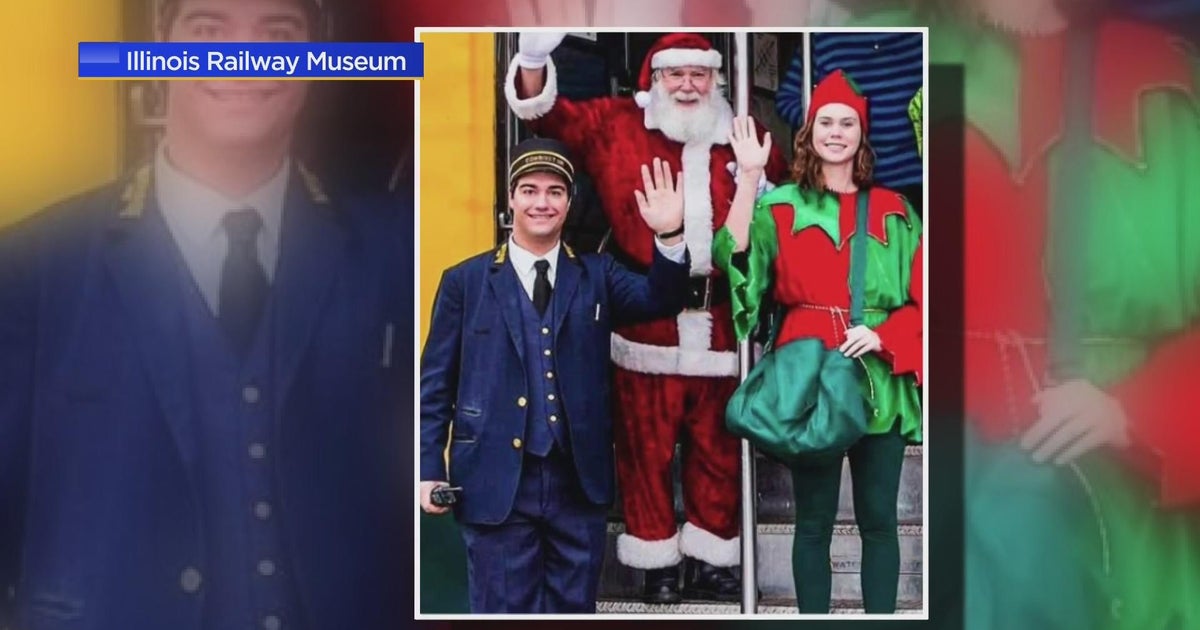 metra-holiday-train-hits-the-tracks-saturday-cbs-chicago