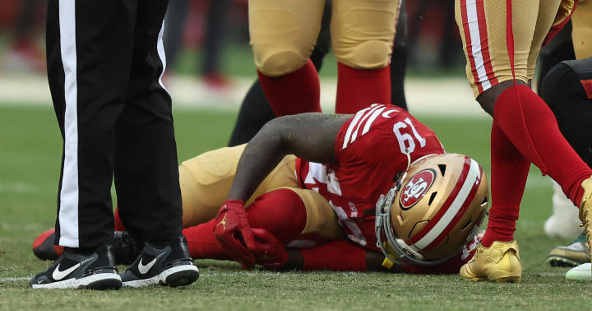 Update 49ers star Deebo Samuel carted off field with ankle injury CBS San Francisco