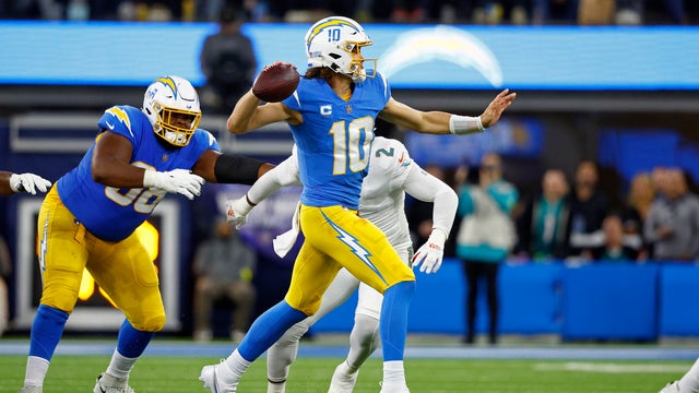 Miami Dolphins v Los Angeles Chargers 