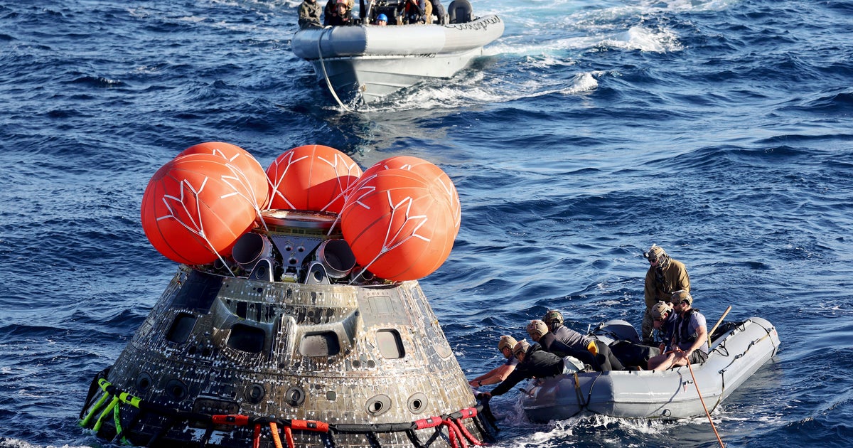 NASA Orion capsule safely blazes back from moon, aces test - Vimarsana News