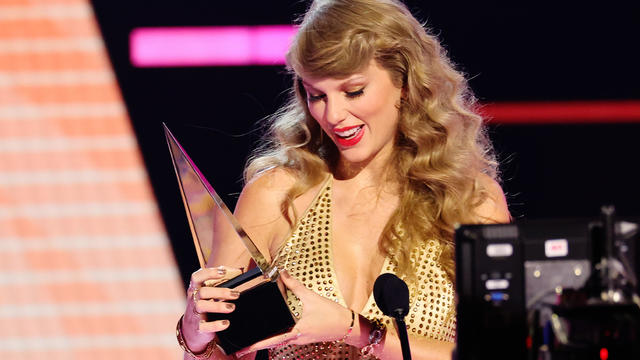 2022 American Music Awards Taylor Swift 