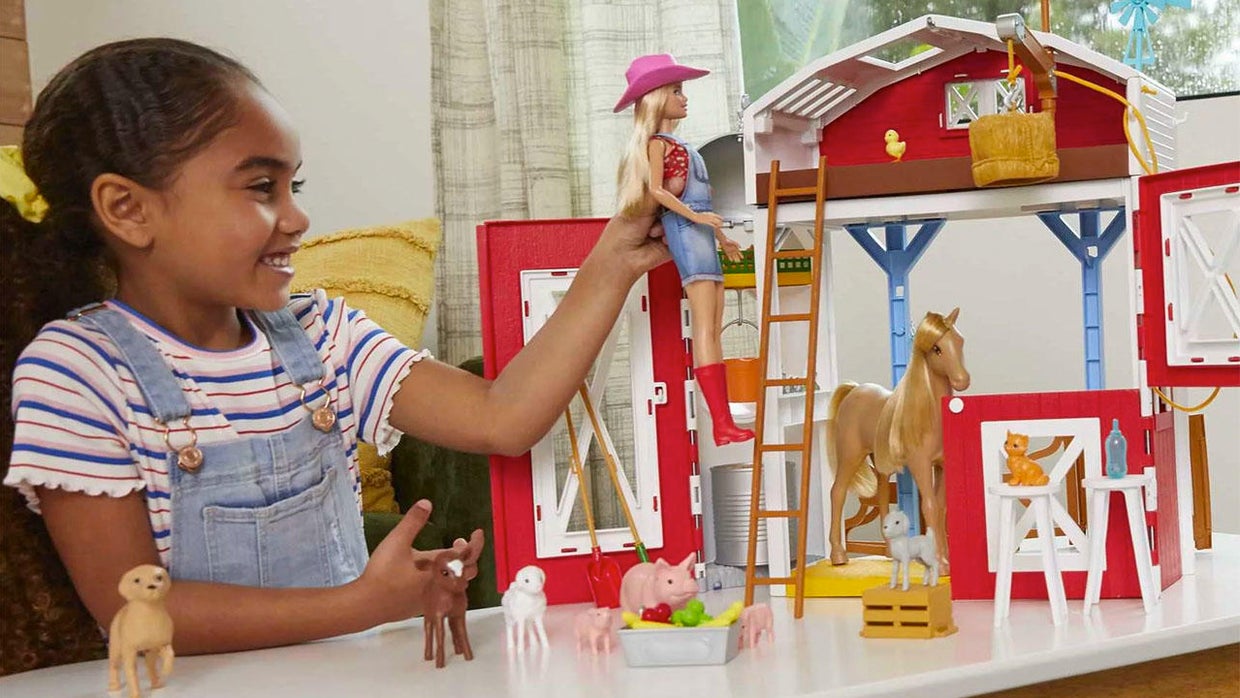 barbie-playset-with-barn-1280x720.jpg 