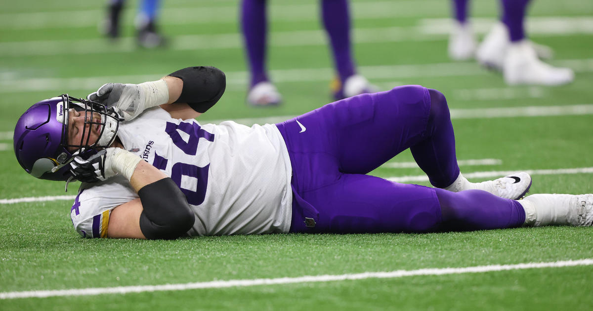 Christian Darrisaw Signed Custom Purple Football Jersey