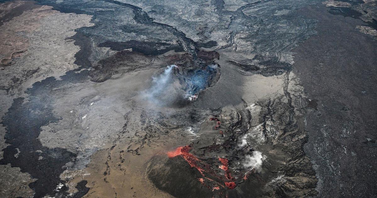 Mauna Loa and Kilauea are "no longer erupting," Hawaiian officials say