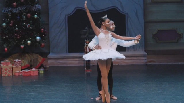 06pkg-wb-chocolate-nutcracker-transfer-frame-588.jpg 