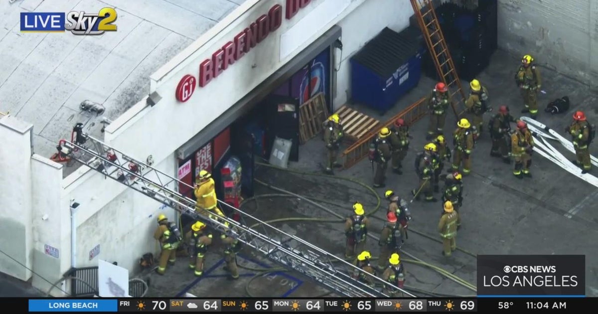 Fire at Koreatown discount merchandise store extinguished CBS Los Angeles
