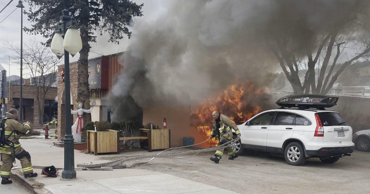 Fire destroys several businesses in downtown Lyons - CBS Colorado