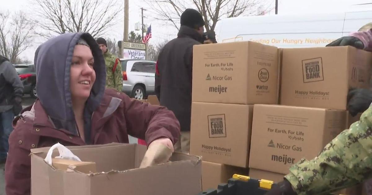 Northern Illinois Food Bank helps to feed veterans CBS Chicago