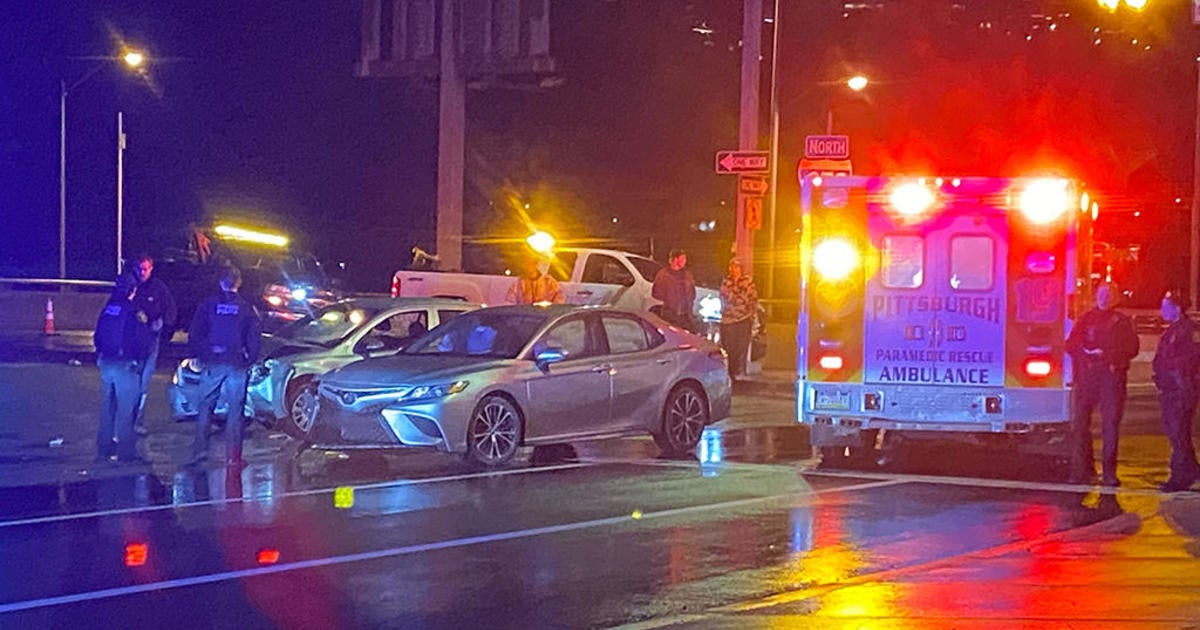 1 person injured in overnight Downtown Pittsburgh crash