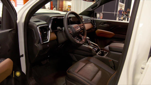 pickup-luxury-interior.jpg 
