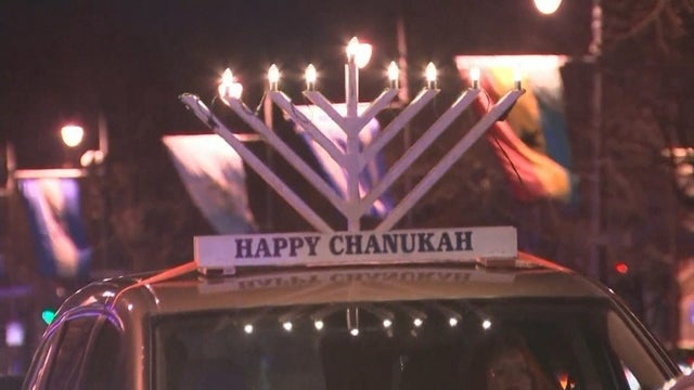 chanukah-parade-of-lights-tonight-in-philly.jpg 