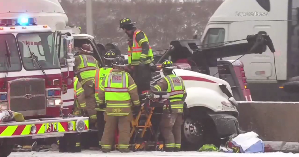 Man hit by truck on Tri State Tollway in Gurnee CBS Chicago