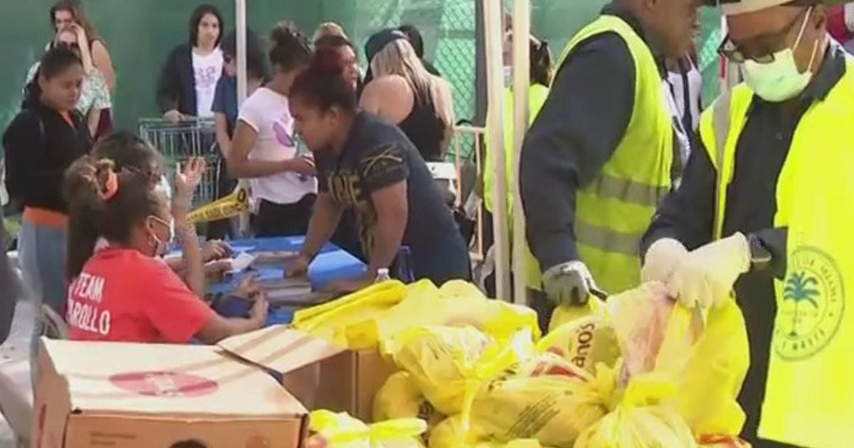 Holidays are crunch time for South Florida food banks as they try to keep up with demand Holidays are crunch time for South Florida food banks as they try to keep up with demand