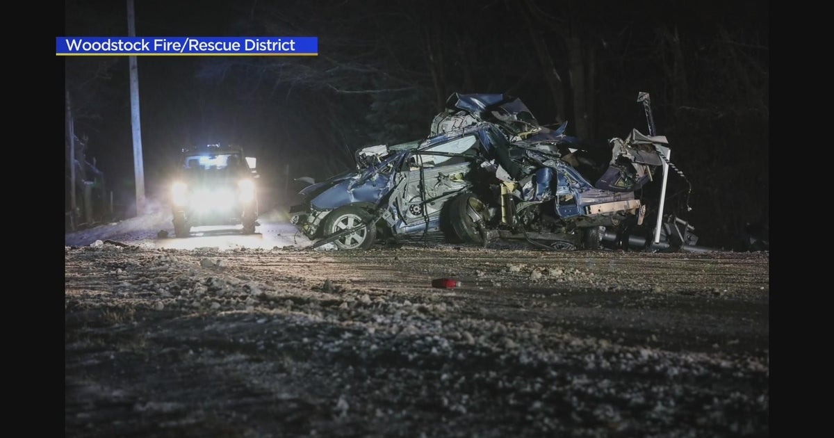 Metra train hits car stuck on tracks; no serious injuries reported ...