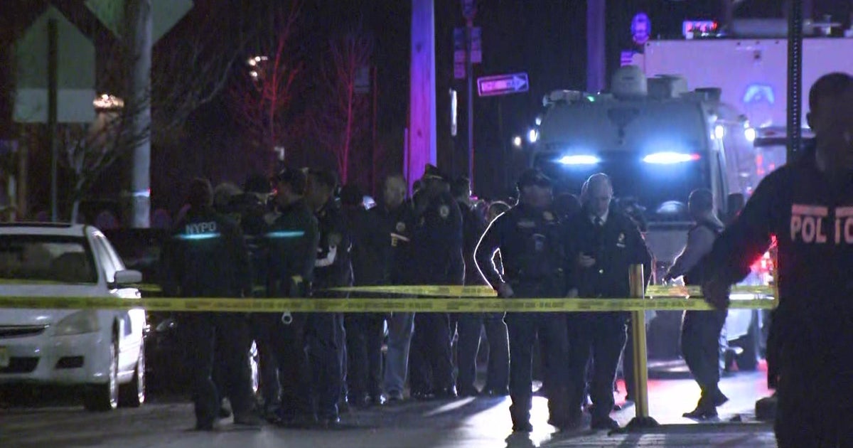 NYPD: Man shot by officers in Queens - CBS New York