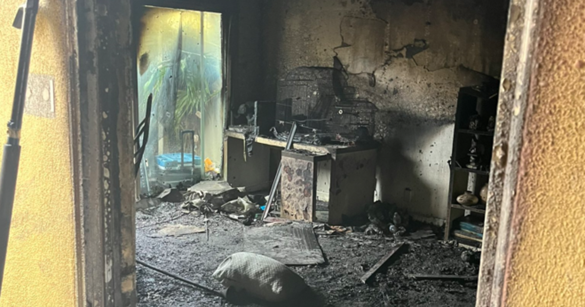 Apartment fire displaces 2 families in Arden-Arcade area - CBS Sacramento