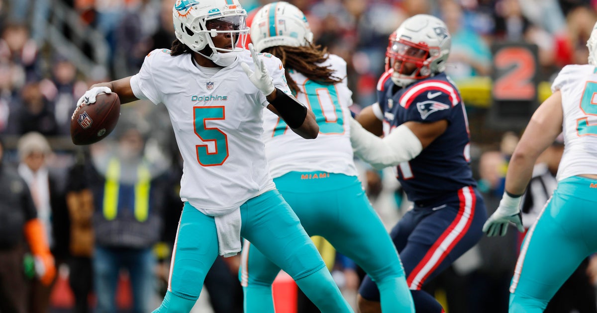 Dugger intercepted return allows carry Pats in excess of fading Dolphins 23-21