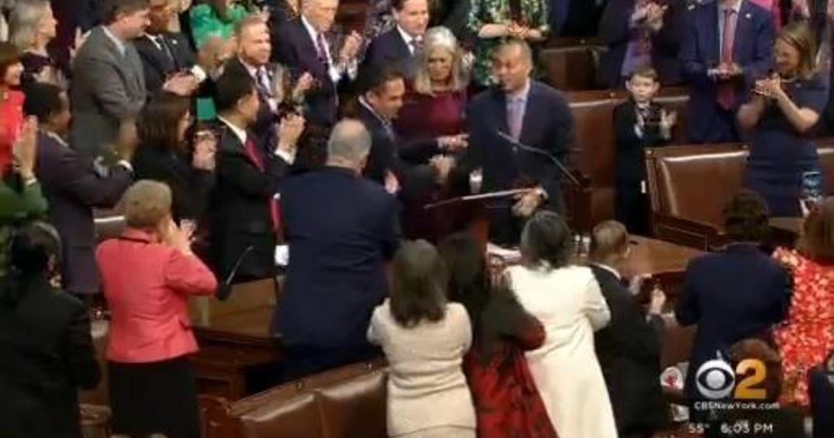 Rep. Hakeem Jeffries is first Black House Speaker nominee CBS New York