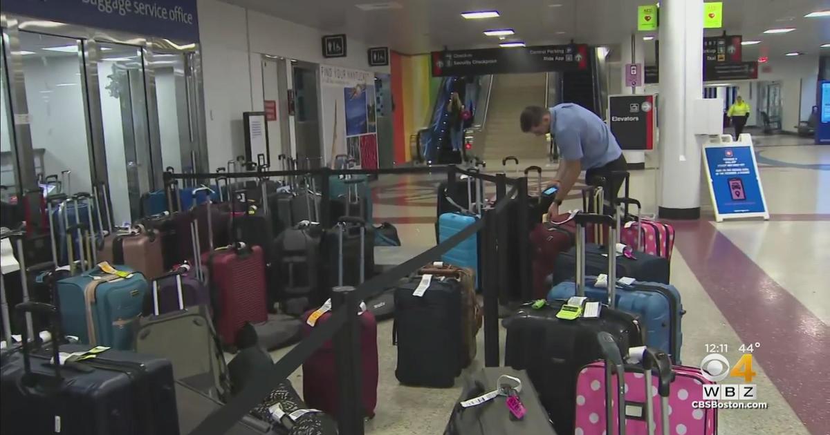 Southwest Airlines passengers furious with ongoing lost luggage mess ...