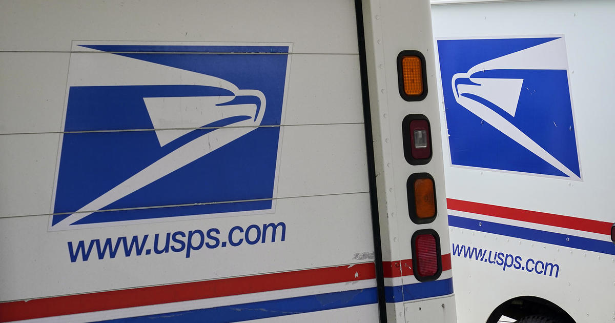 Thieves break into U.S. Postal Service trucks in Chicago three times in 90 minutes