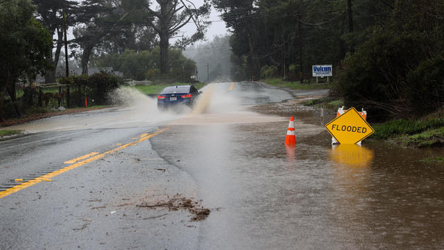 Flash flood and landslides in San Francisco Bay Area 