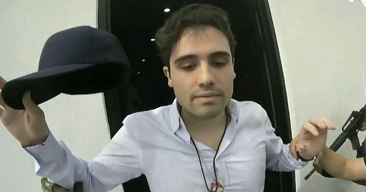 El Chapo’s son Ovidio Guzmán López extradited to US El Chapo’s son Ovidio Guzmán López extradited to US