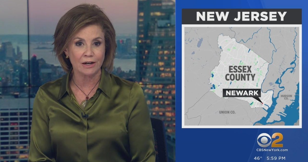 Suspect stabs 2 Newark police officers, in custody - CBS New York