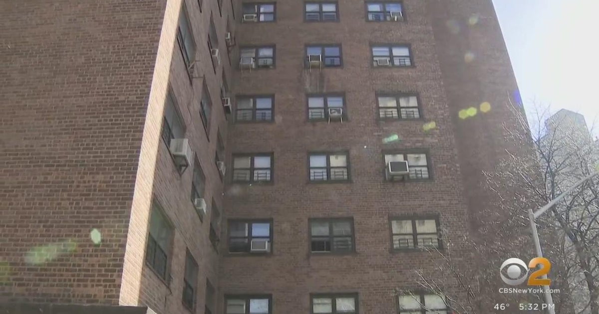 Elevators to be replaced at 20 NYCHA developments - CBS New York