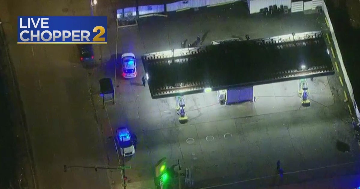 Two teens shot outside gas station in Homan Square CBS Chicago